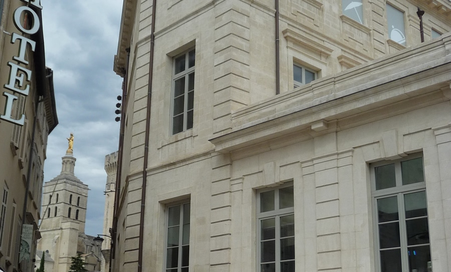 Menuiseries bois couleur garantie 10 ans Naboco à Avignon